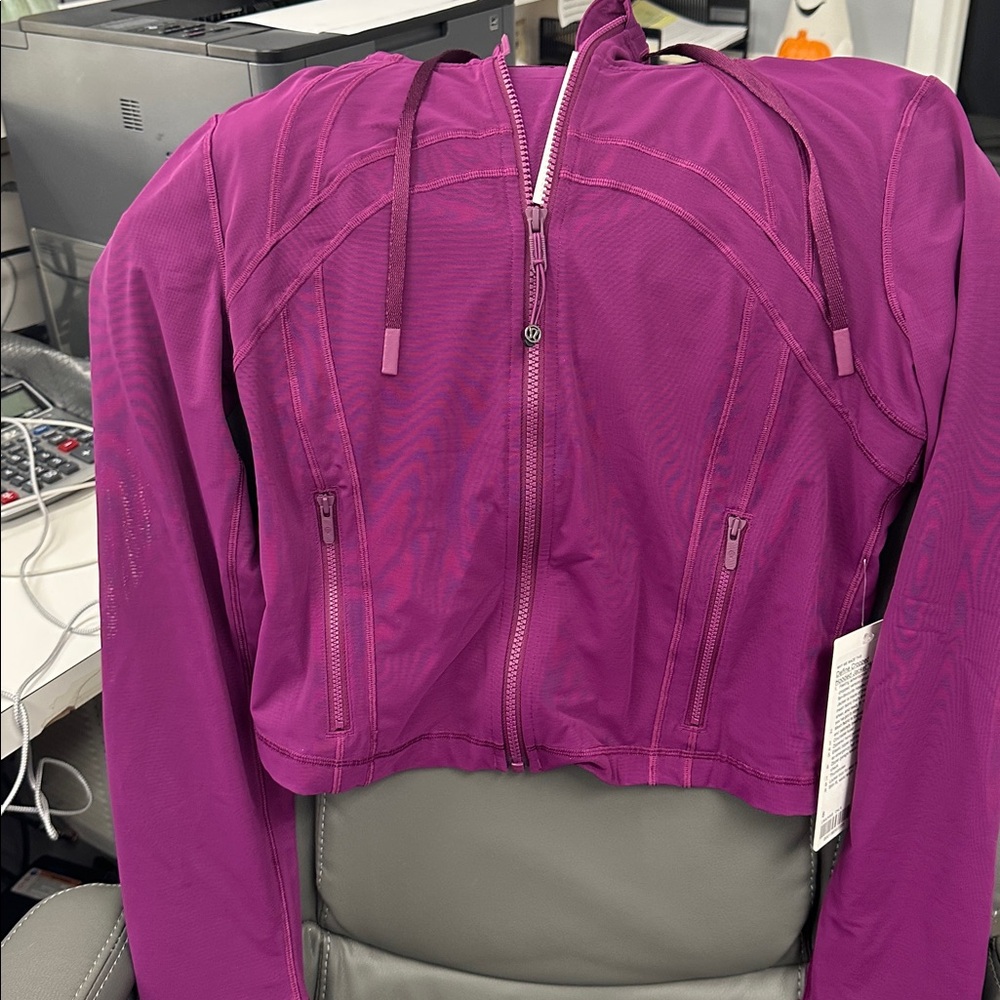 Lululemon Define Cropped Hooded Jacket Mesh, Size 8, NWT, Chilled Grape